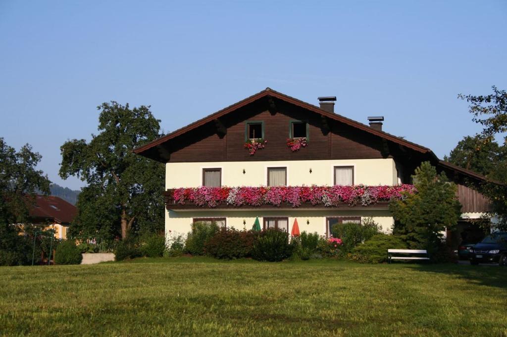 Ferienwohnungen Grabnerbauer Mondsee Bilik gambar